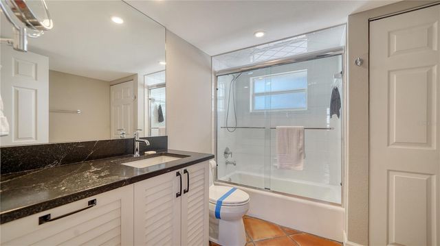 800 BENJAMIN FRANKLIN DRIVE 406, Sarasota, FL 34236