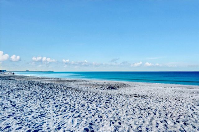 800 BENJAMIN FRANKLIN DRIVE 406, Sarasota, FL 34236