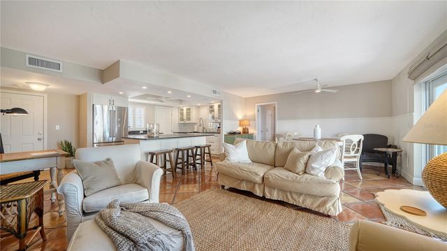 800 BENJAMIN FRANKLIN DRIVE 406, Sarasota, FL 34236