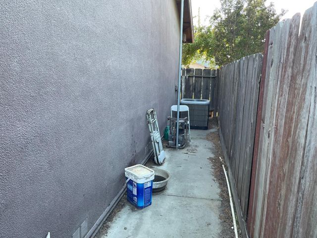 9870 Margaret Ct, Delhi, CA 95315