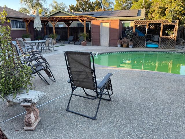 9870 Margaret Ct, Delhi, CA 95315