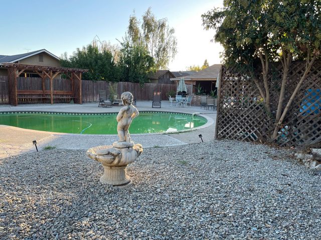 9870 Margaret Ct, Delhi, CA 95315