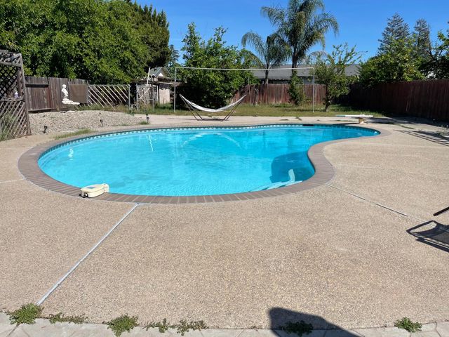 9870 Margaret Ct, Delhi, CA 95315