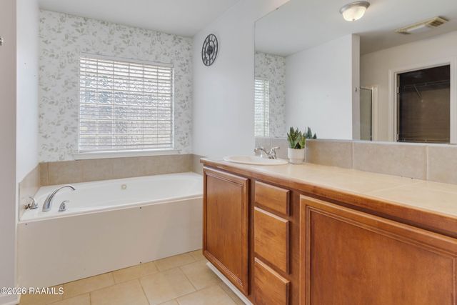 102 Doe Lane, Broussard, LA 70518