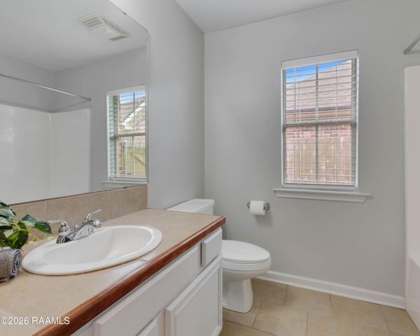 102 Doe Lane, Broussard, LA 70518