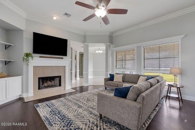 102 Doe Lane, Broussard, LA 70518