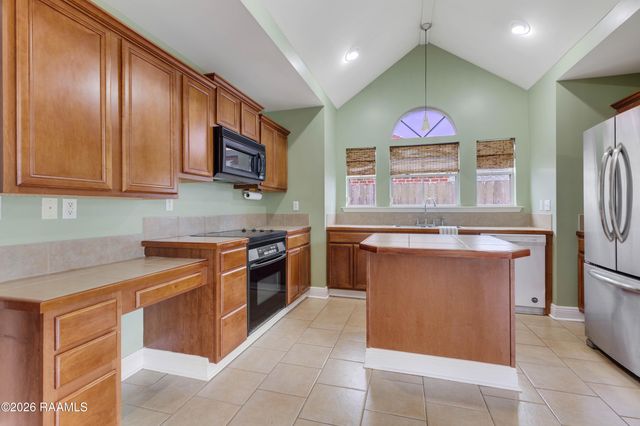 102 Doe Lane, Broussard, LA 70518