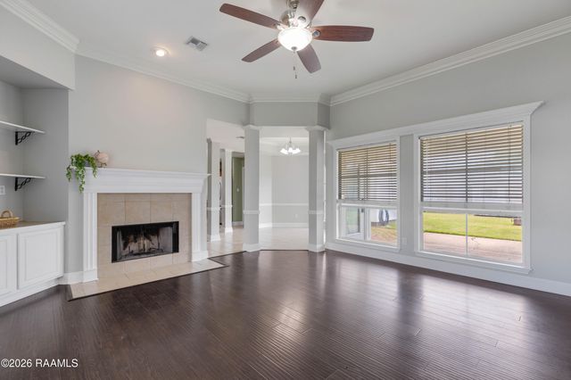 102 Doe Lane, Broussard, LA 70518