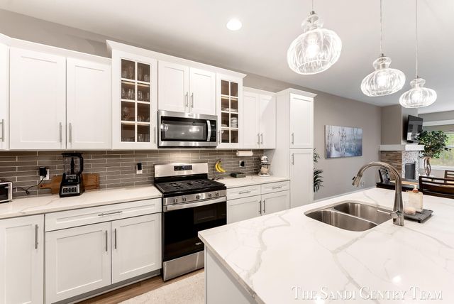 562 Riverbank Circle 15, Zeeland City, MI 49464