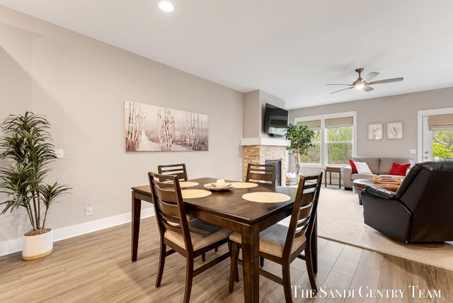 562 Riverbank Circle 15, Zeeland City, MI 49464