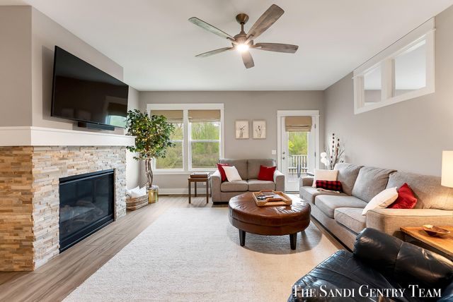 562 Riverbank Circle 15, Zeeland City, MI 49464