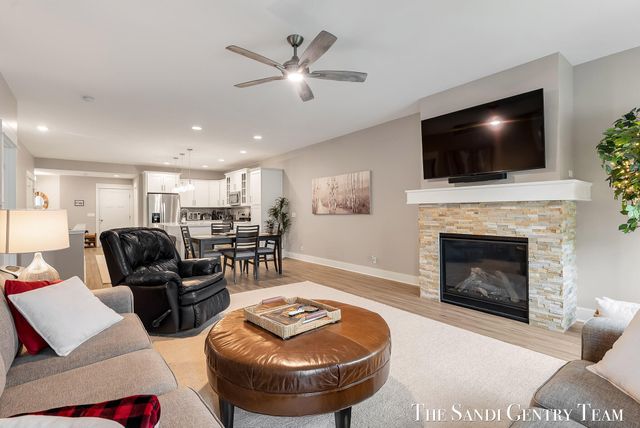562 Riverbank Circle 15, Zeeland City, MI 49464