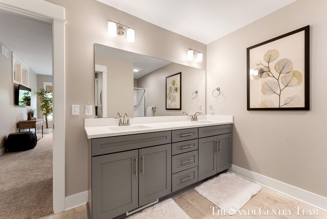 562 Riverbank Circle 15, Zeeland City, MI 49464