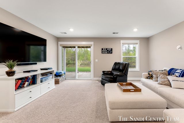562 Riverbank Circle 15, Zeeland City, MI 49464