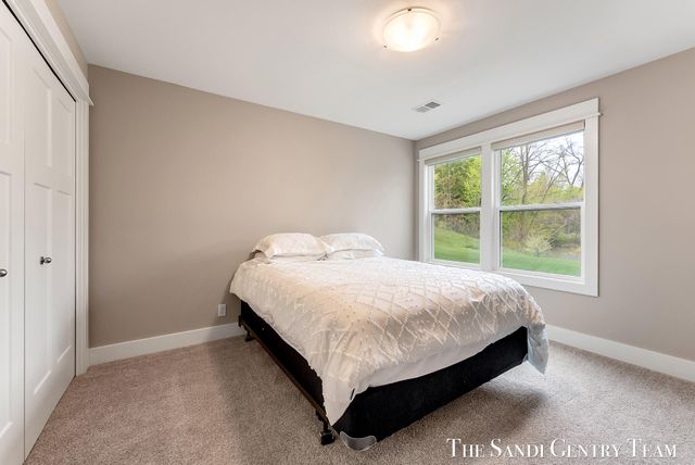 562 Riverbank Circle 15, Zeeland City, MI 49464