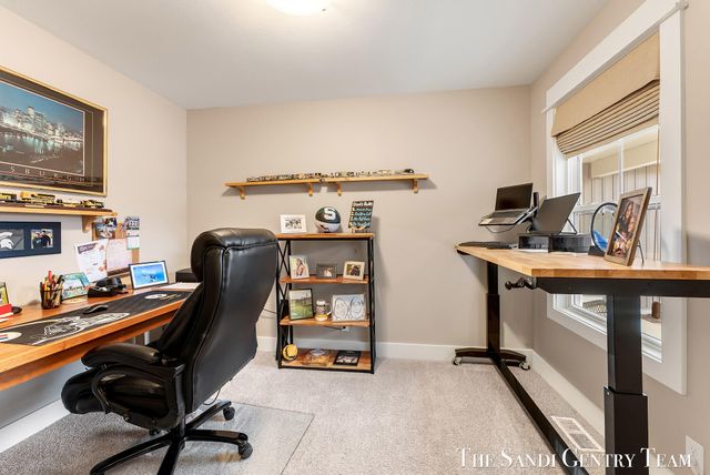 562 Riverbank Circle 15, Zeeland City, MI 49464