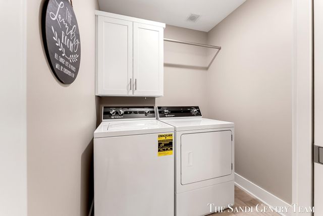 562 Riverbank Circle 15, Zeeland City, MI 49464