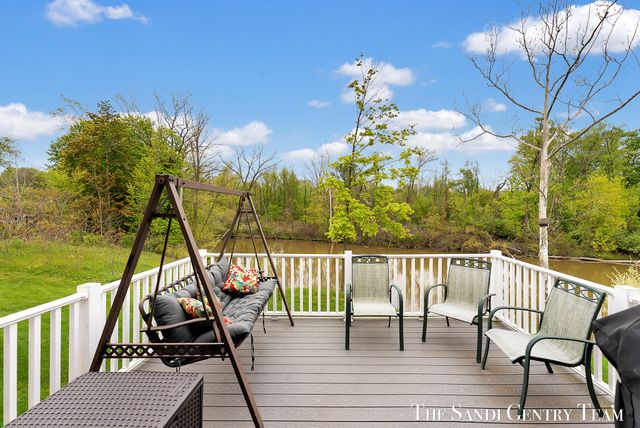 562 Riverbank Circle 15, Zeeland City, MI 49464
