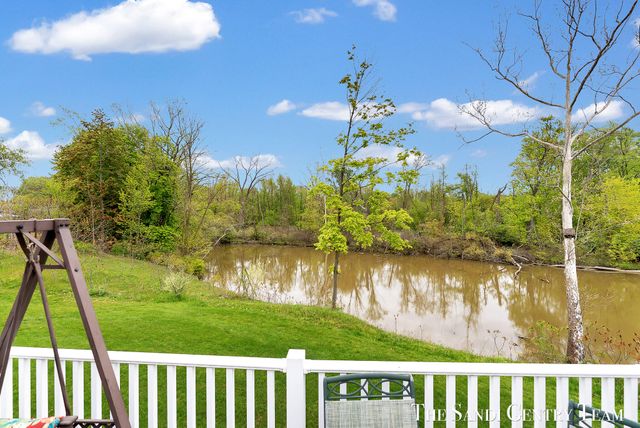 562 Riverbank Circle 15, Zeeland City, MI 49464