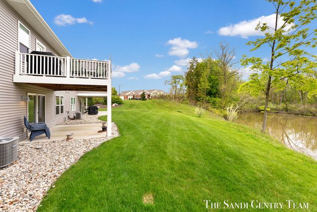 562 Riverbank Circle 15, Zeeland City, MI 49464