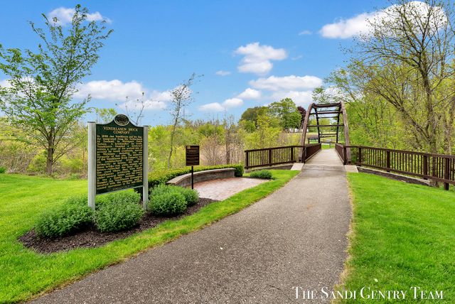 562 Riverbank Circle 15, Zeeland City, MI 49464