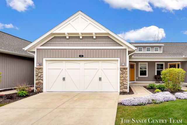 562 Riverbank Circle 15, Zeeland City, MI 49464