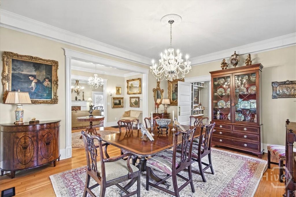 Image 11 of property listing at 3509 Abercorn Street, Savannah, GA 31405