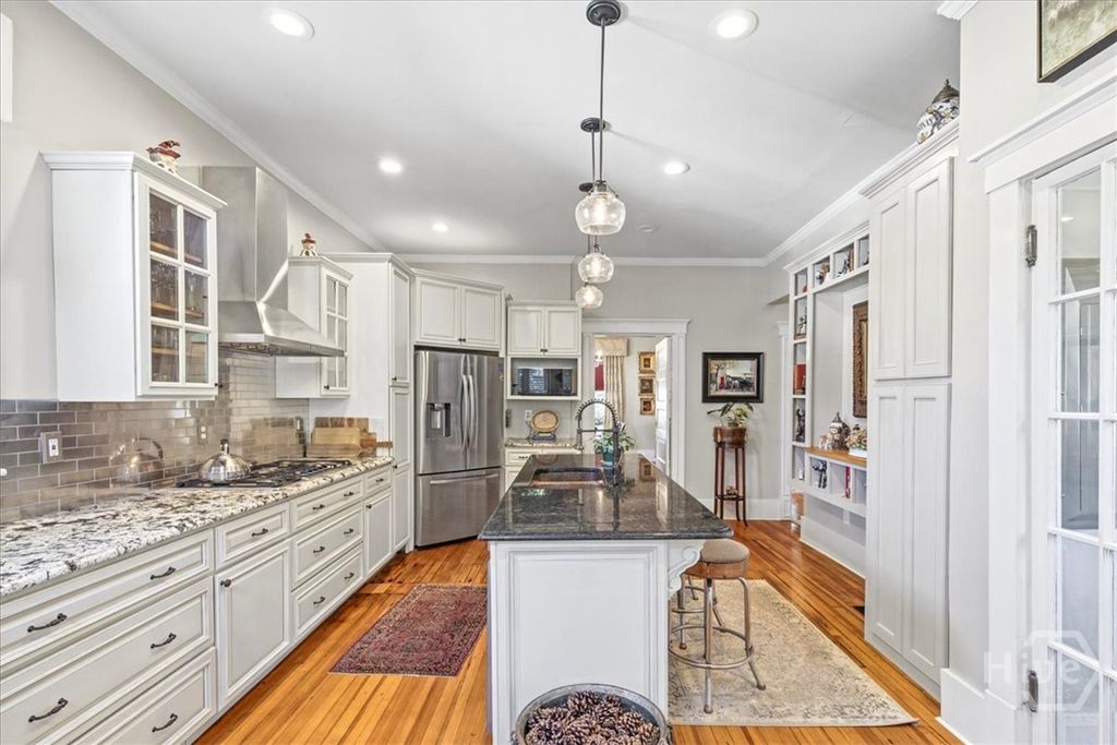 Image 16 of property listing at 3509 Abercorn Street, Savannah, GA 31405