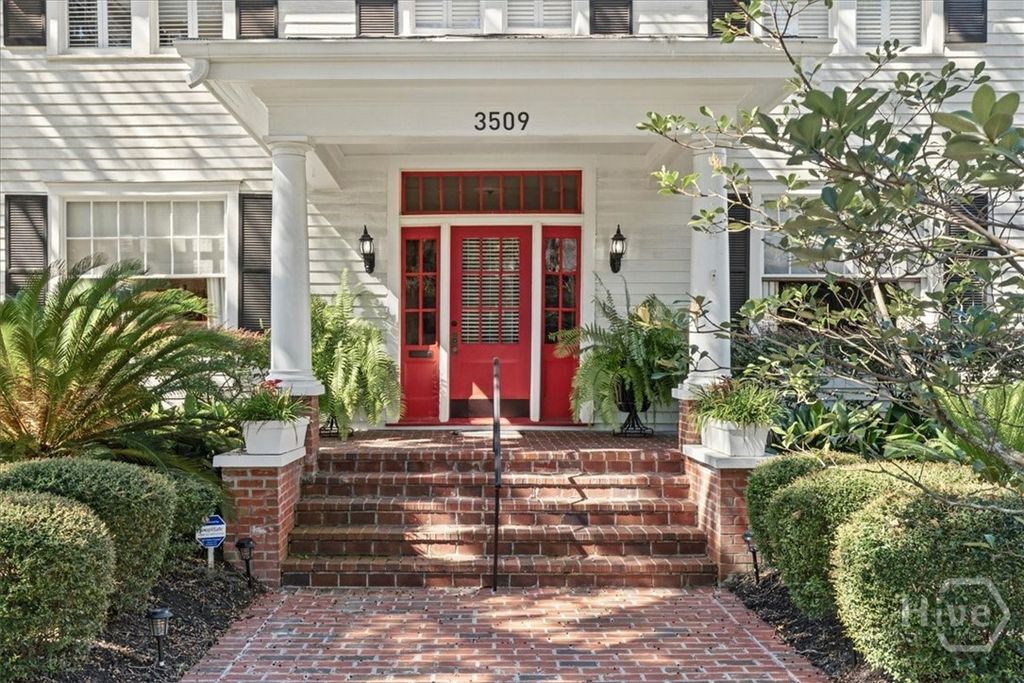 Image 3 of property listing at 3509 Abercorn Street, Savannah, GA 31405