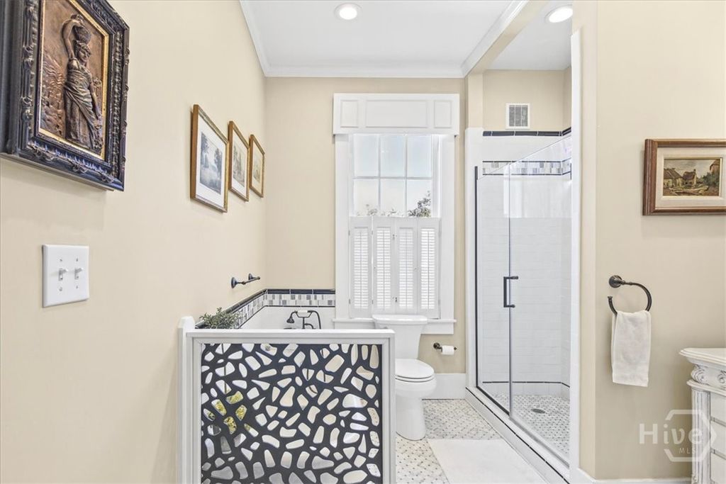 Image 32 of property listing at 3509 Abercorn Street, Savannah, GA 31405