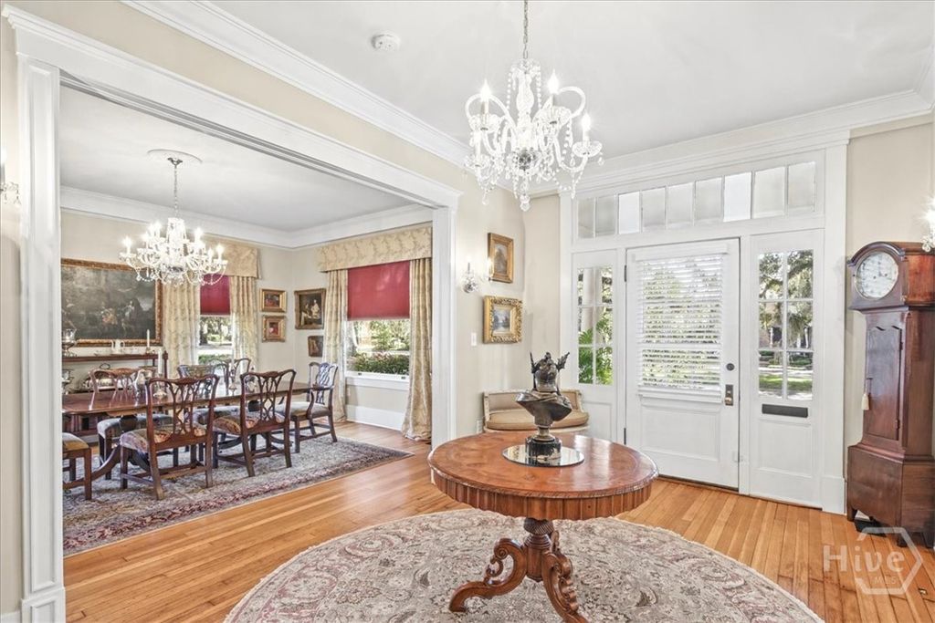 Image 5 of property listing at 3509 Abercorn Street, Savannah, GA 31405