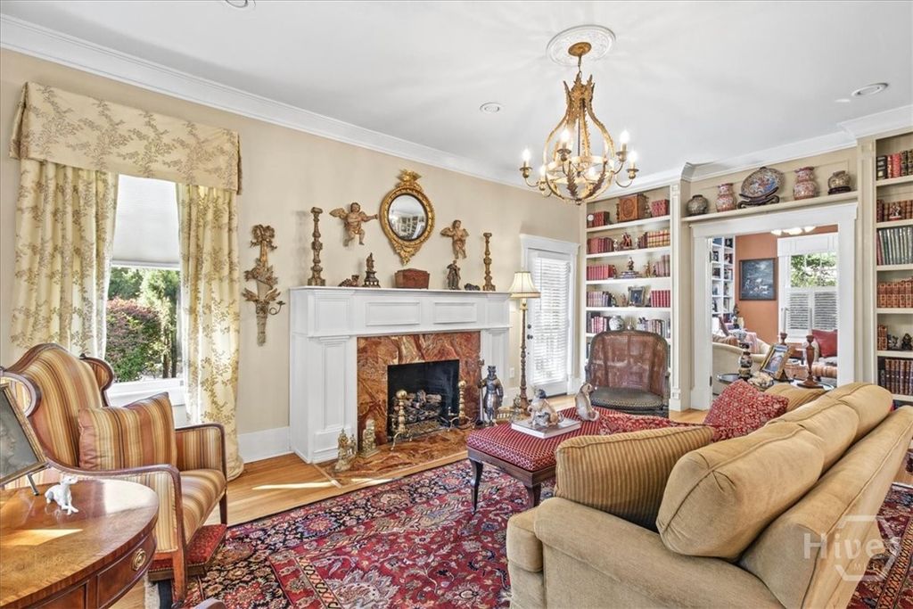 Image 7 of property listing at 3509 Abercorn Street, Savannah, GA 31405