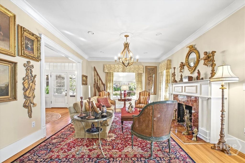 Image 9 of property listing at 3509 Abercorn Street, Savannah, GA 31405