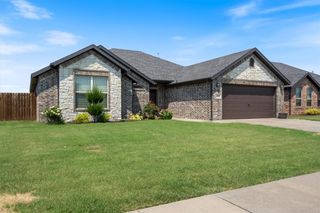6210 S 38th Street, Rogers, AR 72758