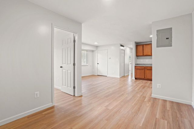 808 CHESAPEAKE ST SE, Washington, DC 20032