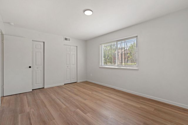 808 CHESAPEAKE ST SE, Washington, DC 20032