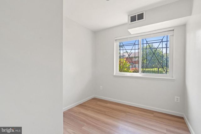 808 CHESAPEAKE ST SE, Washington, DC 20032
