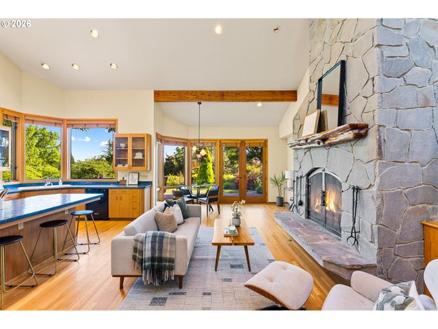 4035 Sw WESTDALE Dr, Portland, OR 97221