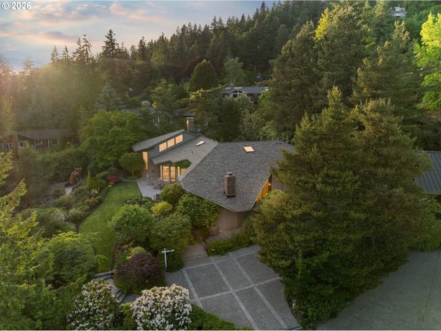 4035 Sw WESTDALE Dr, Portland, OR 97221