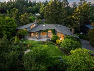 4035 Sw WESTDALE Dr, Portland, OR 97221
