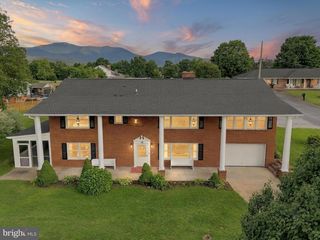 15 PAINTER ST, Luray, VA 22835