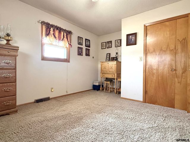 1140 E Street, Geneva, NE 68361