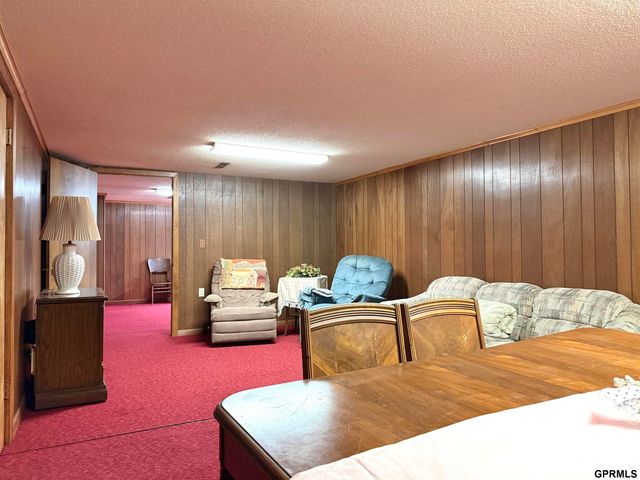 1140 E Street, Geneva, NE 68361