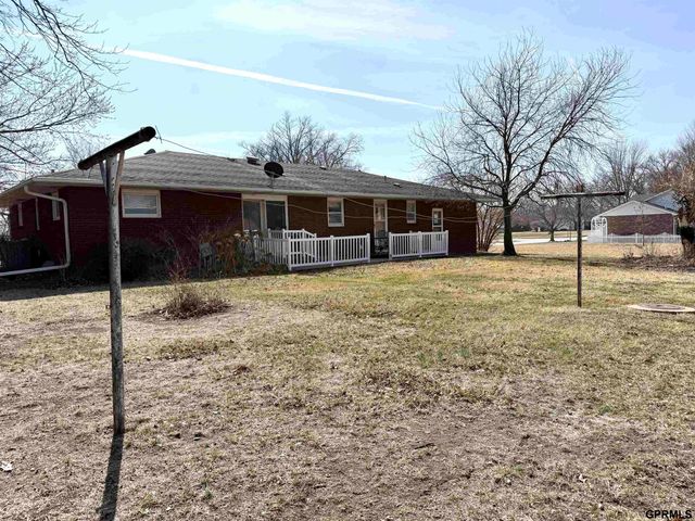 1140 E Street, Geneva, NE 68361