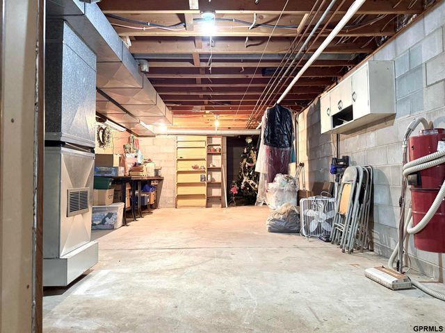 1140 E Street, Geneva, NE 68361