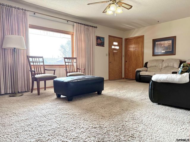 1140 E Street, Geneva, NE 68361