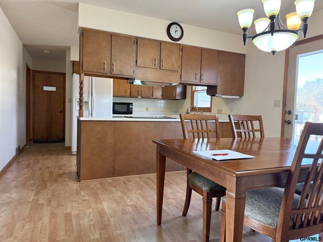 1140 E Street, Geneva, NE 68361