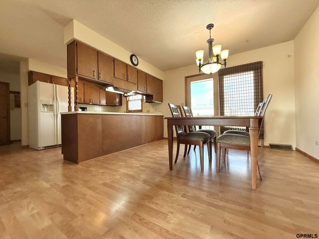 1140 E Street, Geneva, NE 68361