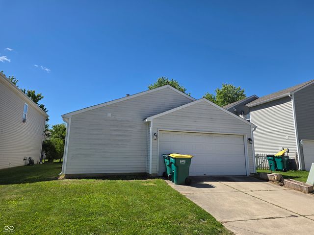 942 Brookstone Drive, Franklin, IN 46131
