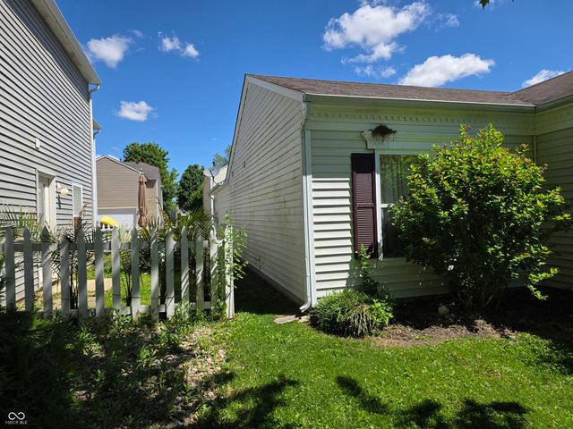 942 Brookstone Drive, Franklin, IN 46131